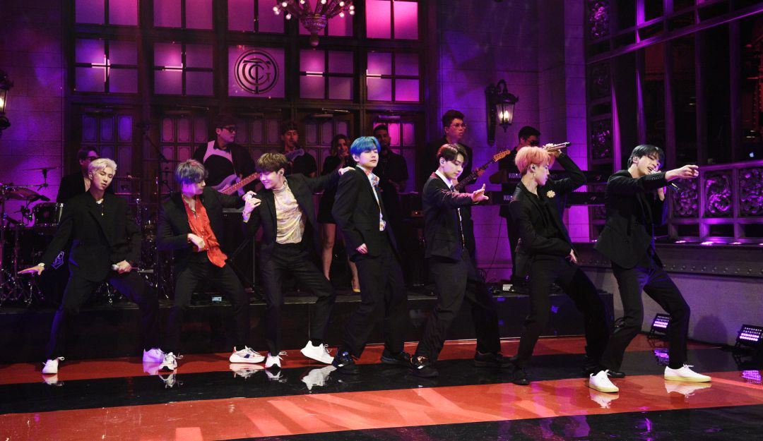 BTS presentando ‘Boy With Luv’ en Saturday Night Live. BTS presentando ‘Boy With Luv’ en Saturday Night Live.