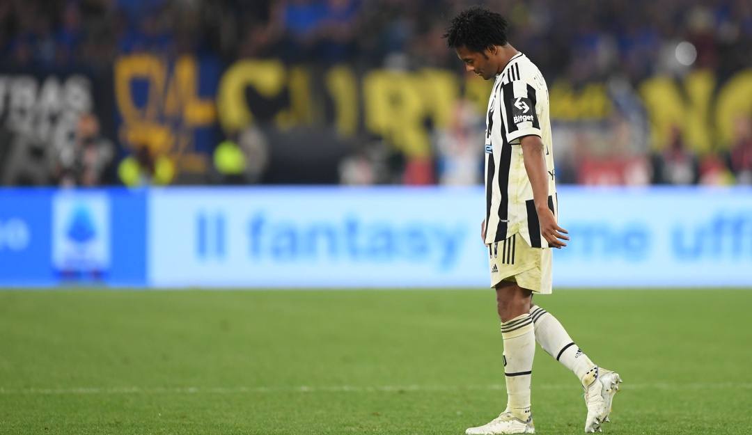 Juan Guillermo Cuadrado se lamenta tras perder la final de la Copa Italia. Juan Guillermo Cuadrado se lamenta tras perder la final de la Copa Italia.