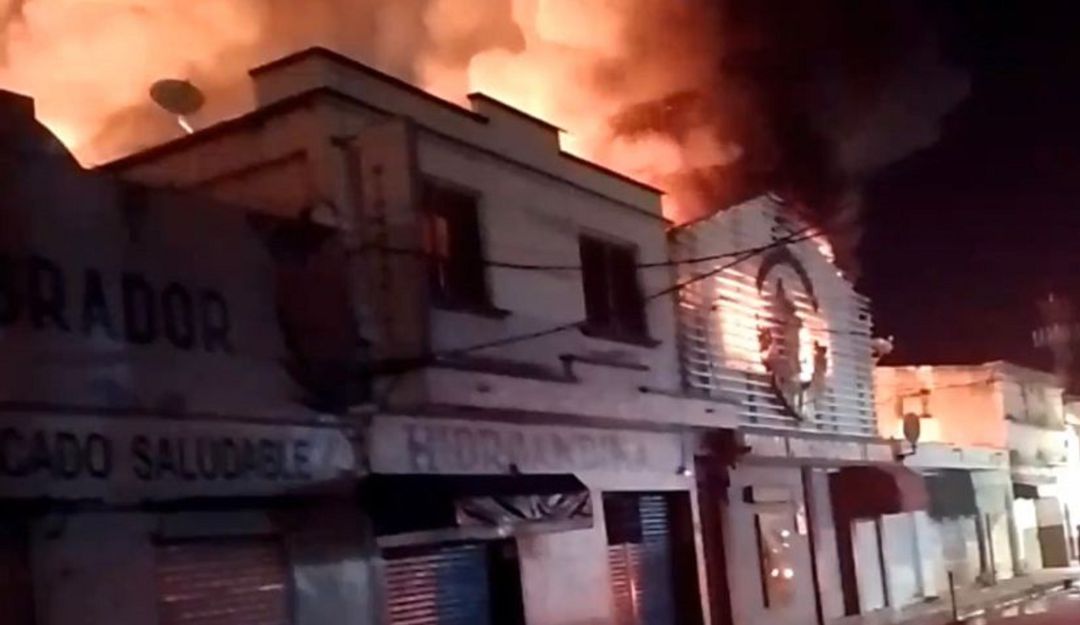 Emergencias por incendio en Santa Marta: En el 'limbo' más de 26 empleados tras incendio en Mercado de Santa Marta Emergencias por incendio en Santa Marta: En el 'limbo' más de 26 empleados tras incendio en Mercado de Santa Marta