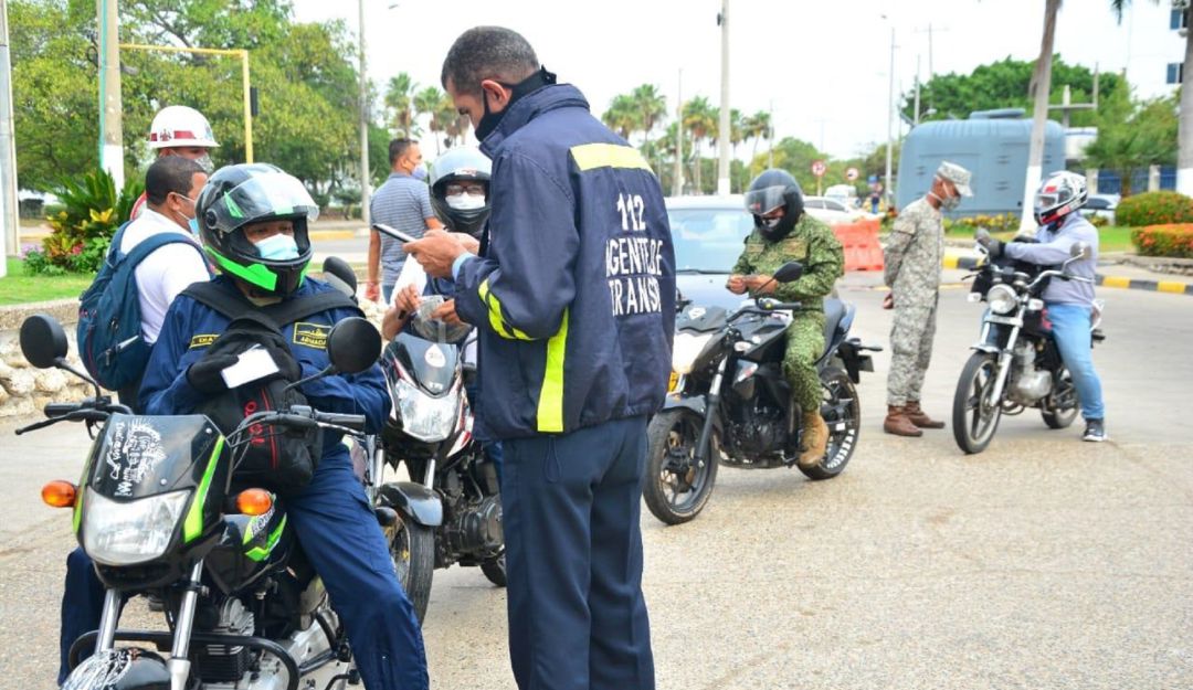Controles a cascos Controles a cascos