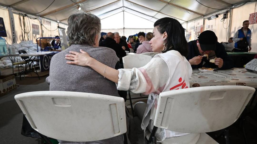 Los médicos: la cara invisible de la guerra en Ucrania