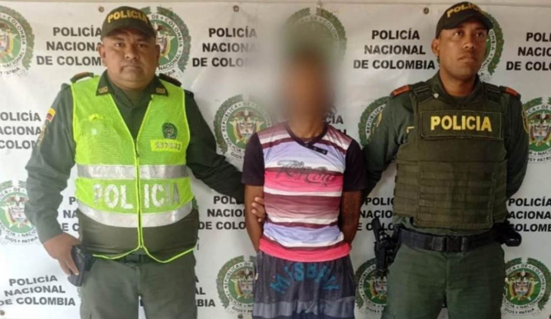 Un sujeto sobre quien pesa un amplio prontuario delictivo fue capturado en las últimas horas por policías pertenecientes al GOES Un sujeto sobre quien pesa un amplio prontuario delictivo fue capturado en las últimas horas por policías pertenecientes al GOES