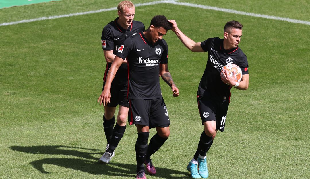 Rafael Santos Borré festeja su anotación ante el Mainz. Rafael Santos Borré festeja su anotación ante el Mainz.