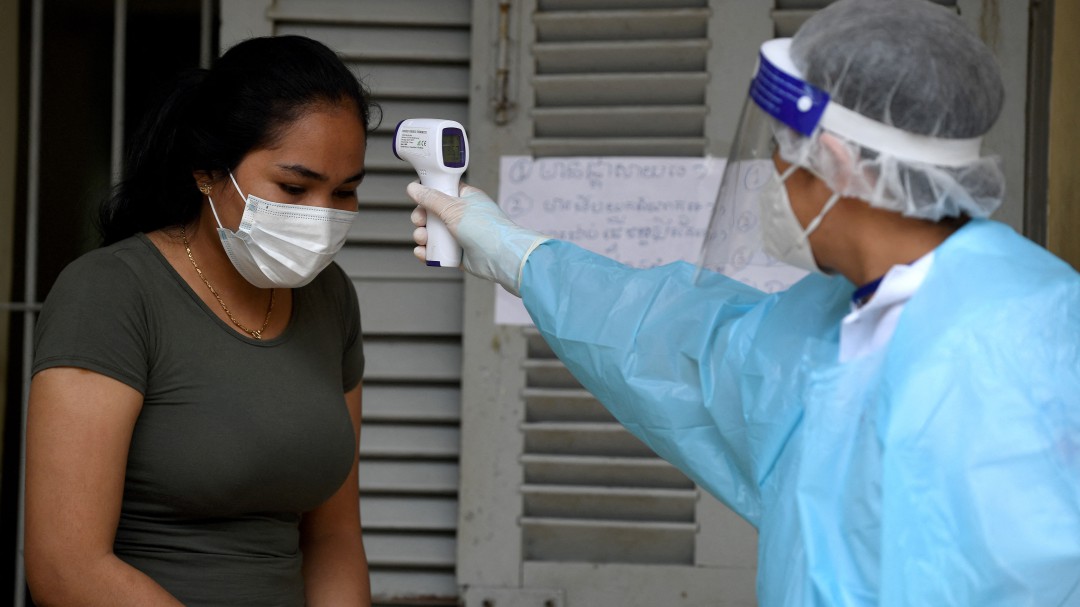 Positividad COVID habría aumentado en 2% por interacciones de Semana Santa
