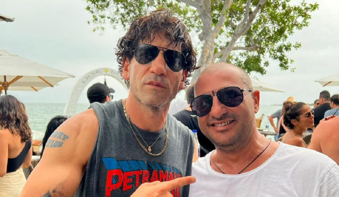 El reconocido actor estadounidense Jon Bernthal disfrutó de la belleza de la belleza de la zona insular en la isla Bora Bora El reconocido actor estadounidense Jon Bernthal disfrutó de la belleza de la belleza de la zona insular en la isla Bora Bora