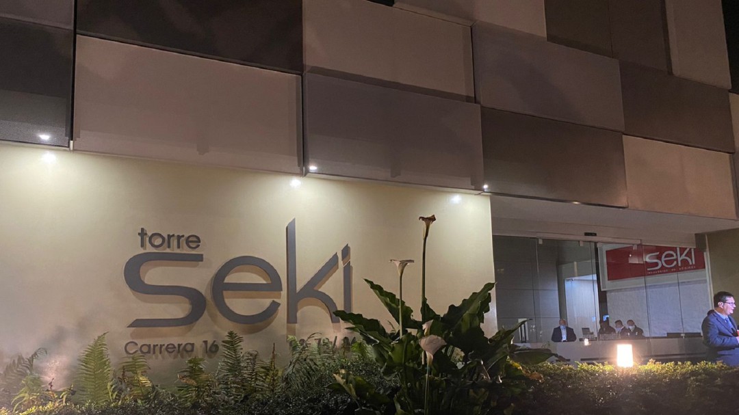 Ladrones ingresaron a robar un edificio cerca al parque de la 93 en Bogotá
