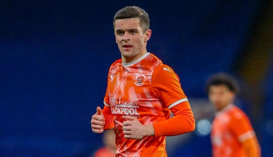 Jake Daniels, futbolista del Blackpool de la segunda división inglesa Jake Daniels, futbolista del Blackpool de la segunda división inglesa
