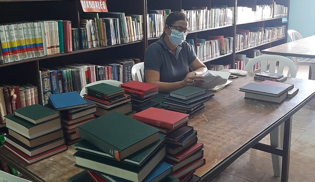 Donación de libros Magdalena: Más de 5.700 libros han sido donados a bibliotecas públicas del Magdalena Donación de libros Magdalena: Más de 5.700 libros han sido donados a bibliotecas públicas del Magdalena