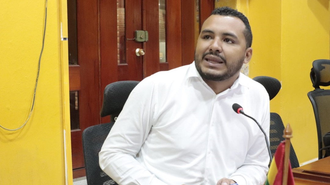 Concejal Javier Bejarano denunció que están planeando atentado en su contra