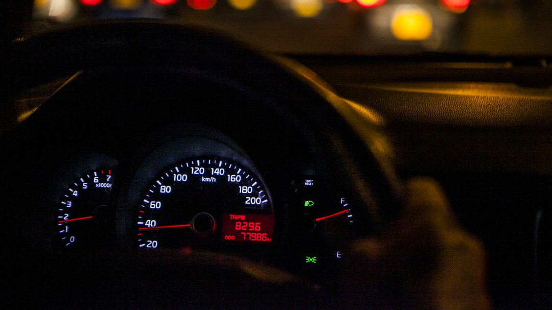 ¿Cómo saber que un carro usado tiene kilometraje adulterado?