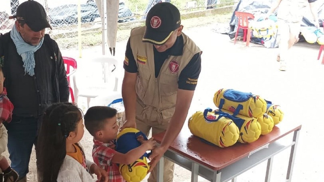 Niños de Marquetalia en Planadas, Tolima, recibieron jornada social