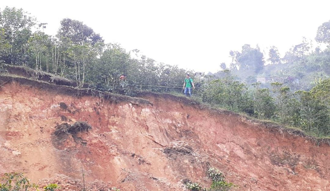 Las precipitaciones permanentes han generado riesgo en procesos de remoción en masa y deslizamientos. Las precipitaciones permanentes han generado riesgo en procesos de remoción en masa y deslizamientos.