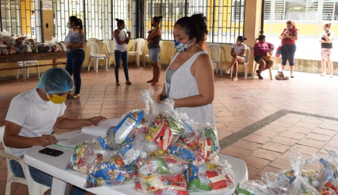 Solo en 18 colegios se ha entregado las raciones en sitio.
Solo en 18 colegios se ha entregado las raciones en sitio.