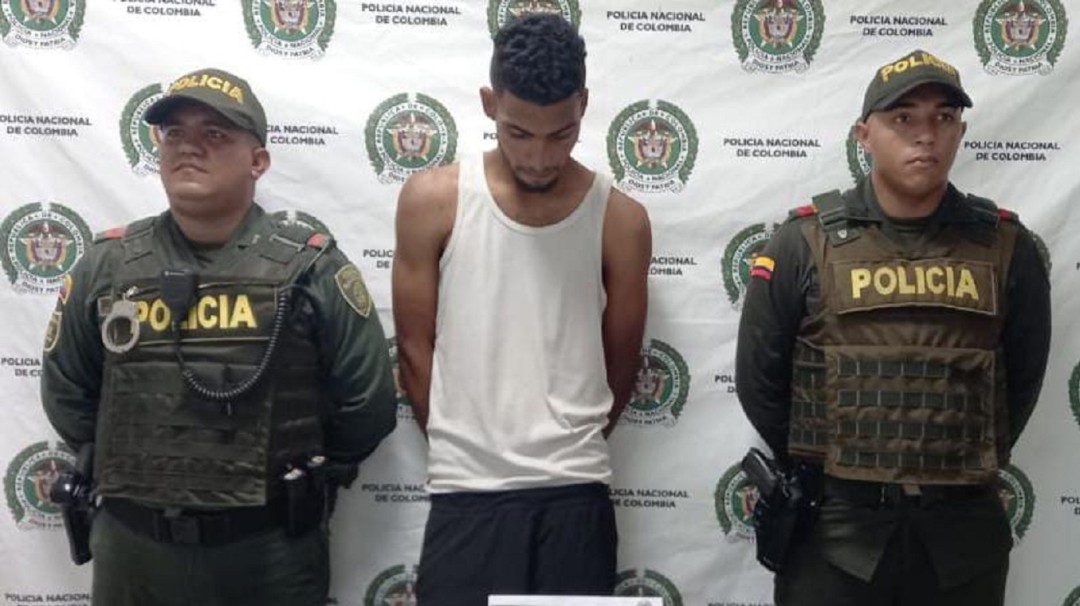 Policía capturó a alias ‘Simón’ portando un arma de fuego en Arjona