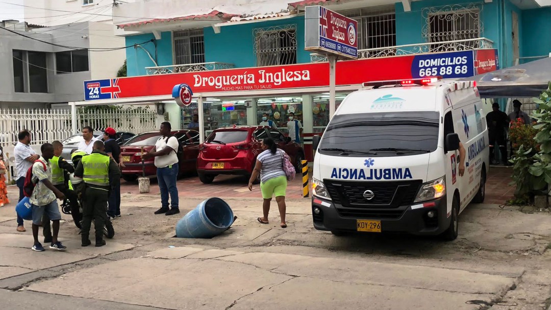 Desconocidos instalaron cadenas y candados en inmueble de Medihelp