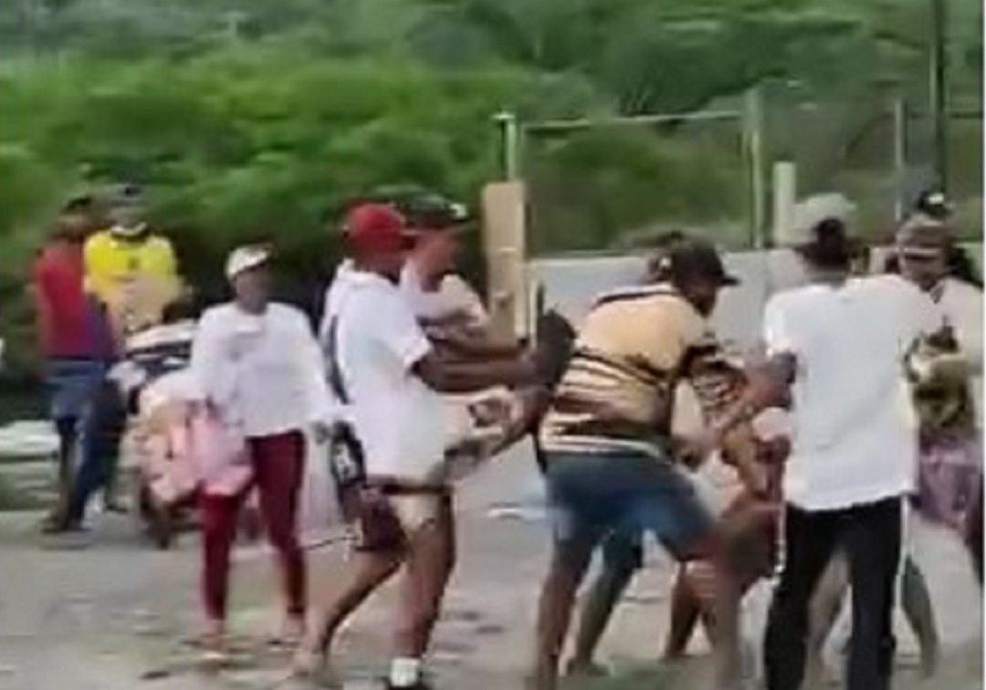 Operadores turísticos de El Rodadero agreden a una familia de turistas