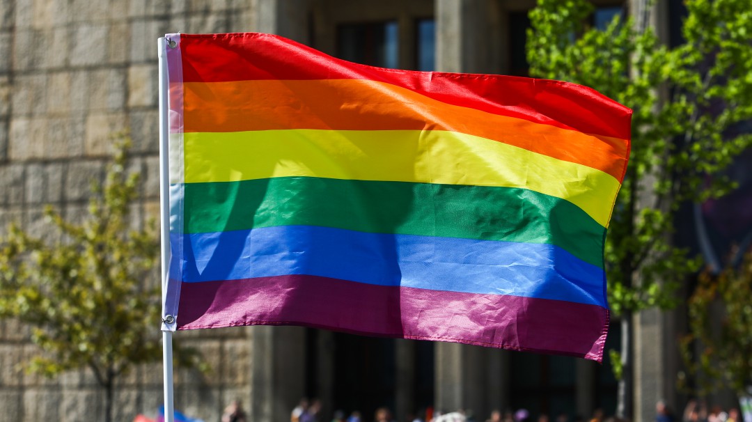 España espera que Hungría "recapacite" sobre sus reformas anti LGTBI
