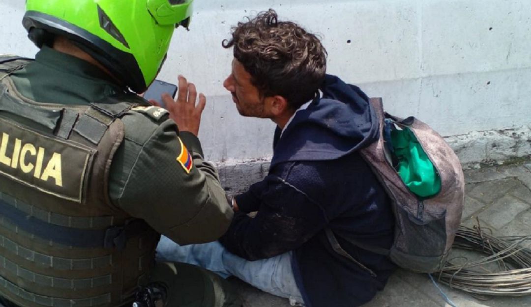 La policía capturó a un extranjero que tenía en su poder 400 metros de cable robado La policía capturó a un extranjero que tenía en su poder 400 metros de cable robado