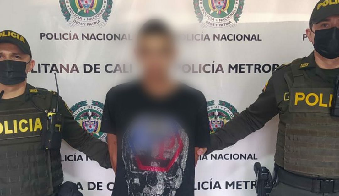 ESte hombre ocultaba unas bolsas negras que contenían un cuerpo sin vida. ESte hombre ocultaba unas bolsas negras que contenían un cuerpo sin vida.