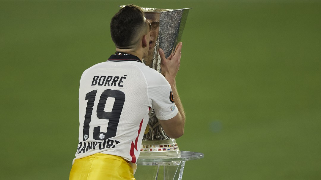 Santos Borré califica la Liga de Europa como el mejor título de su carrera