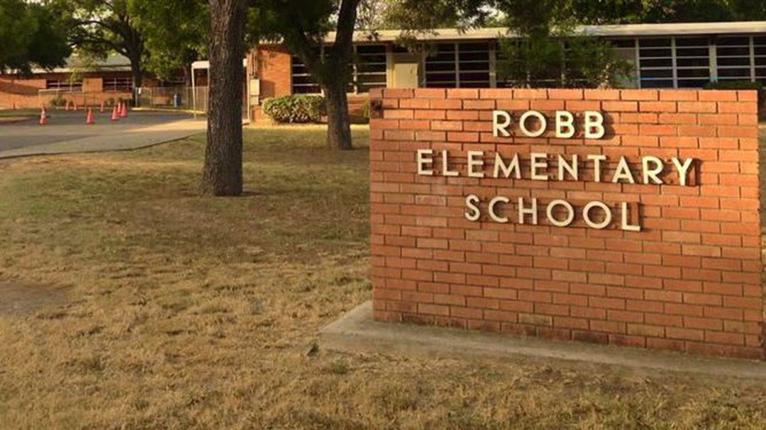 Pastora ayudó a niños sobrevivientes del tiroteo en escuela de Texas