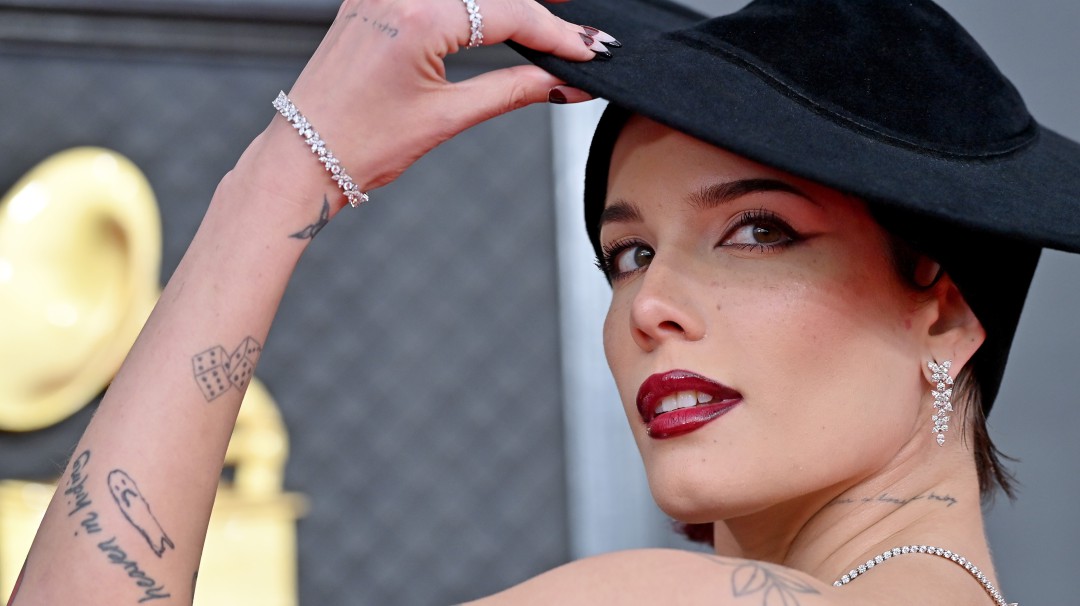 Disquera se niega a que Halsey lance nueva música sin ser viral en TikTok