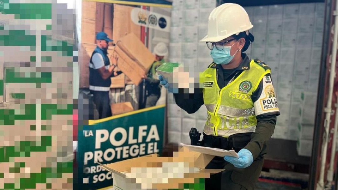 Cayó contenedor con guantes de latex de contrabando en Cartagena