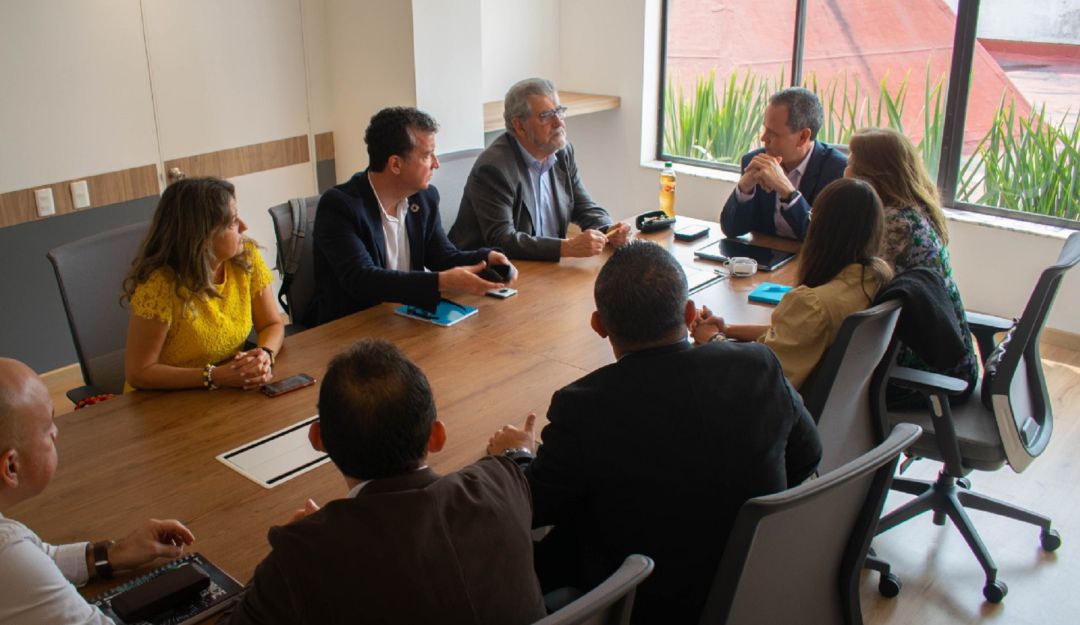 Reunión liderada por Omar Mejía, rector Universidad del Tolima Reunión liderada por Omar Mejía, rector Universidad del Tolima