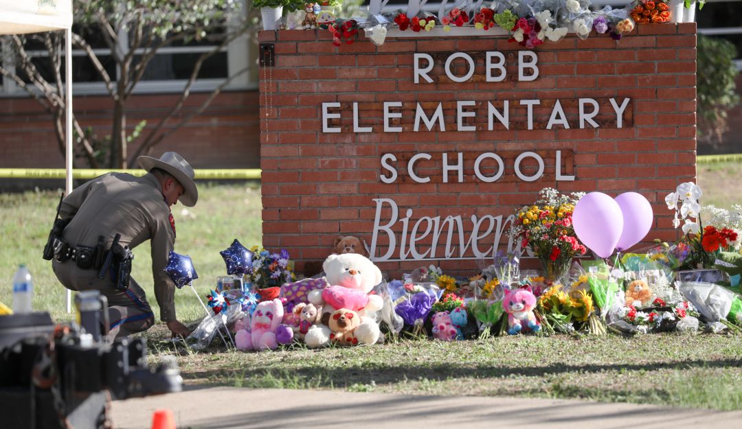 Robb Elementary School. Robb Elementary School.