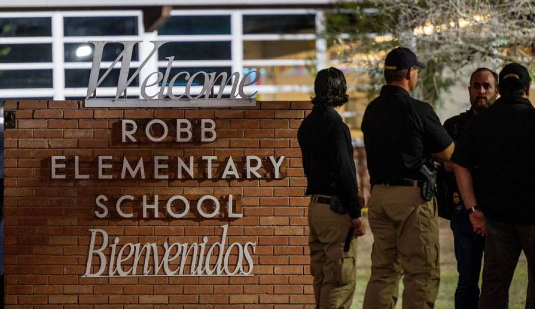 ¿Por qué acusan a la policía de actuar tarde durante el tiroteo en Texas? ¿Por qué acusan a la policía de actuar tarde durante el tiroteo en Texas?