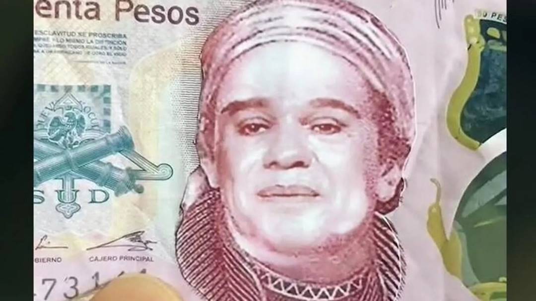 Le metieron un billete falso por no revisarlo; tenía la cara de Juan Gabriel