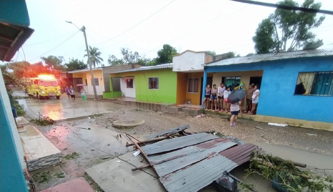 Reportan nuevas emergencias en Sucre por lluvias y vientos huracanados Reportan nuevas emergencias en Sucre por lluvias y vientos huracanados