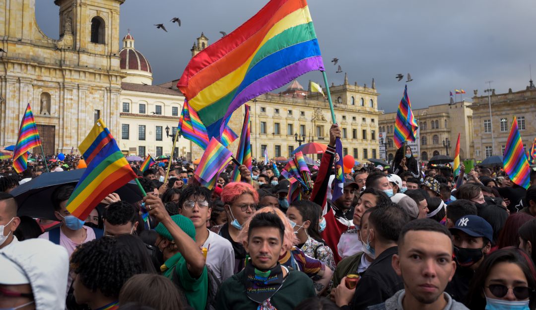 Miles de personas se reúnen en una marcha para celebrar el día internacional del orgullo LGBTI Miles de personas se reúnen en una marcha para celebrar el día internacional del orgullo LGBTI