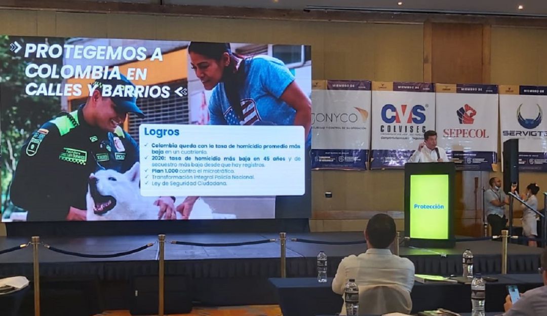 Ministro de Defensa, Diego Molano, en el Congreso Internacional de Seguridad en Cartagena, convocado por Confevip. Ministro de Defensa, Diego Molano, en el Congreso Internacional de Seguridad en Cartagena, convocado por Confevip.