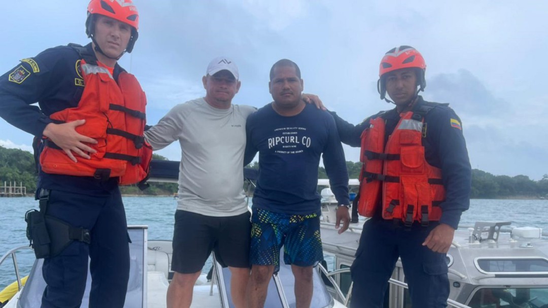 Rescatadas dos personas tras emergencia en altamar cerca de Cartagena