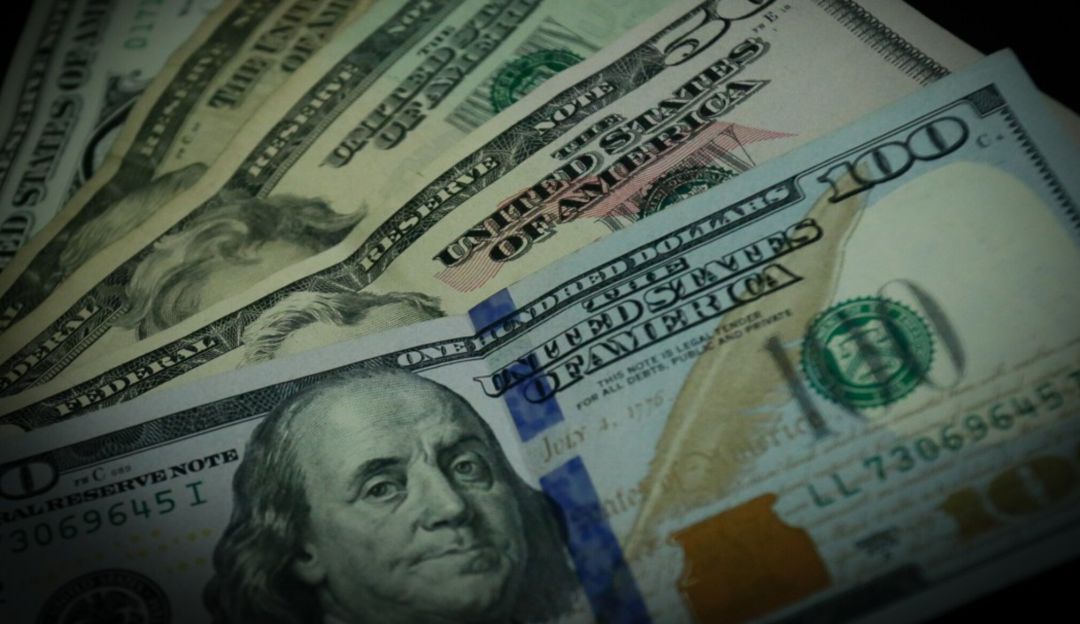 La divisa en las primeras tres horas de operación presentó una reducción de $40 con un promedio en su cotización de $4.587 La divisa en las primeras tres horas de operación presentó una reducción de $40 con un promedio en su cotización de $4.587