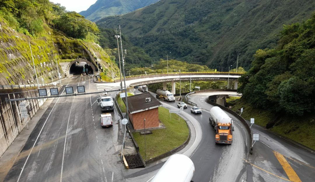Vía Bogotá- Villavicencio Vía Bogotá- Villavicencio
