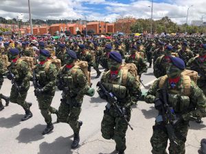 Ejército presentó su nuevo uniforme Ejército presentó su nuevo uniforme