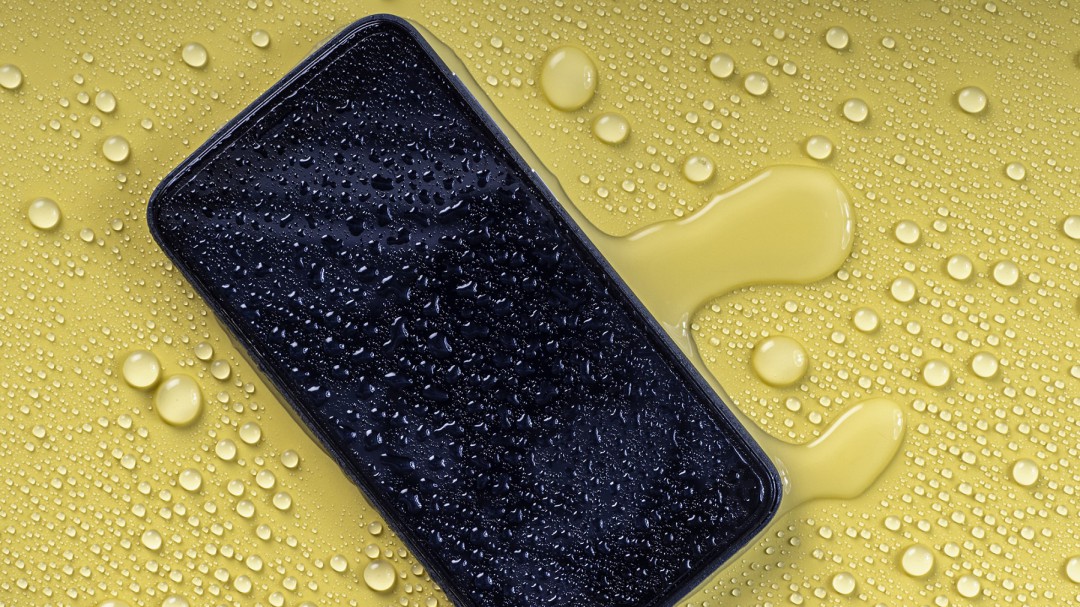 ¿Por qué no es bueno meter el celular en arroz cuando se haya mojado?