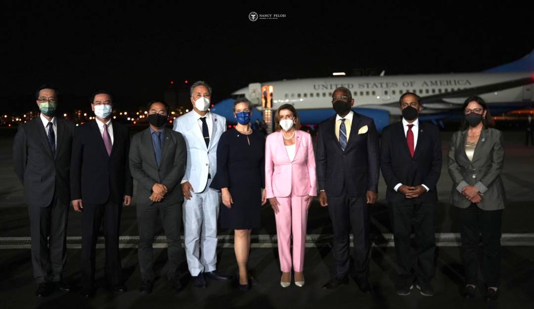 Pelosi defiende su viaje a Taiwán y afirma que es en apoyo a la democracia de la isla. Foto: Nancy Pelosi Pelosi defiende su viaje a Taiwán y afirma que es en apoyo a la democracia de la isla. Foto: Nancy Pelosi