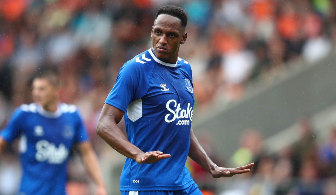 Yerry Mina durante un amistoso de pretemporada con el Everton. Yerry Mina durante un amistoso de pretemporada con el Everton.