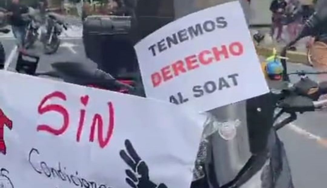 Protestas de motociclistas por la no venta del SOAT Protestas de motociclistas por la no venta del SOAT
