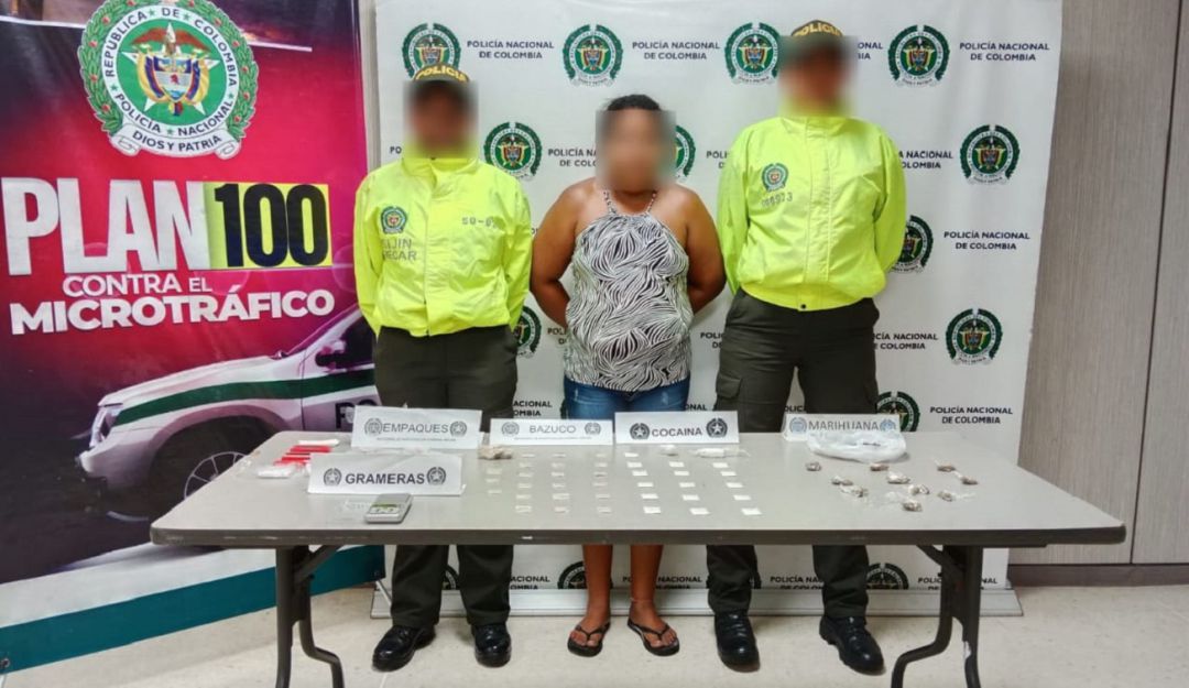 La Policía le encontró 140 gramos de cocaína dosificada, marihuana y dinero en efectivo La Policía le encontró 140 gramos de cocaína dosificada, marihuana y dinero en efectivo