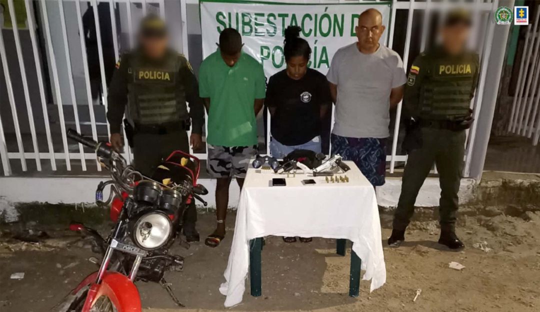 Un juez decidió enviar a la cárcel a dos de ellos y cobijó a uno con prisión domiciliaria Un juez decidió enviar a la cárcel a dos de ellos y cobijó a uno con prisión domiciliaria