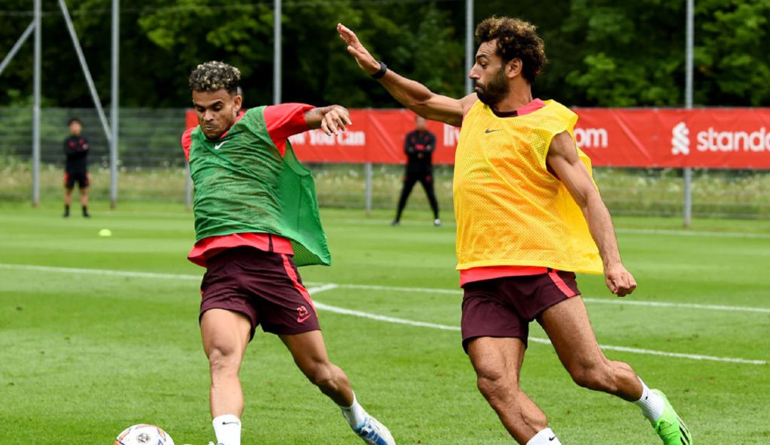 Luis Díaz y Mohamed Salah en entrenamiento Luis Díaz y Mohamed Salah en entrenamiento