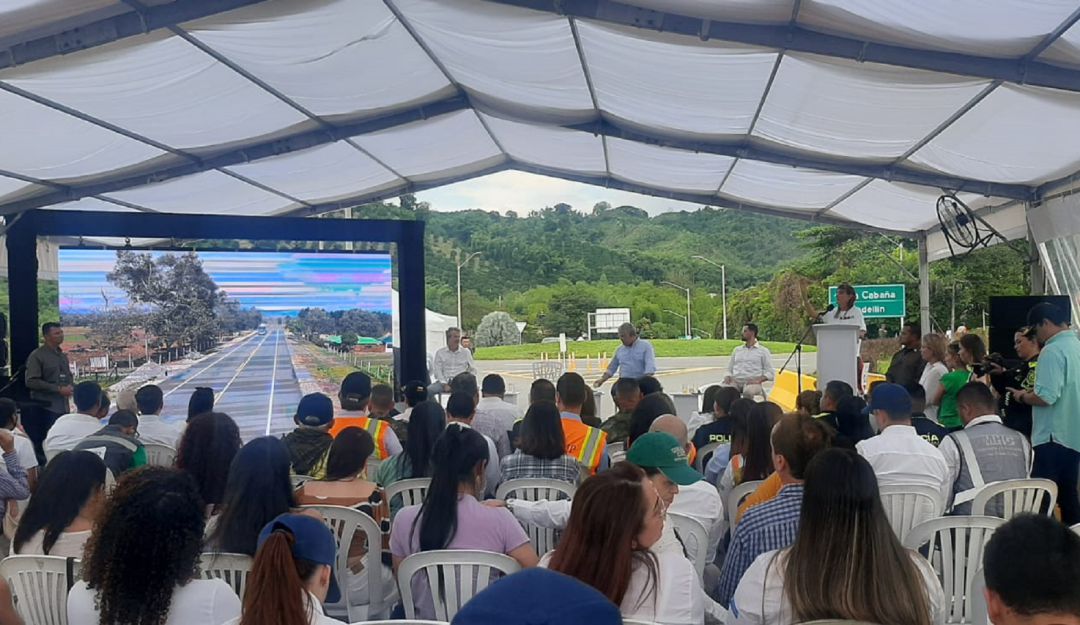 Oficialización de avances de las obras de infraestructura concesionada Oficialización de avances de las obras de infraestructura concesionada