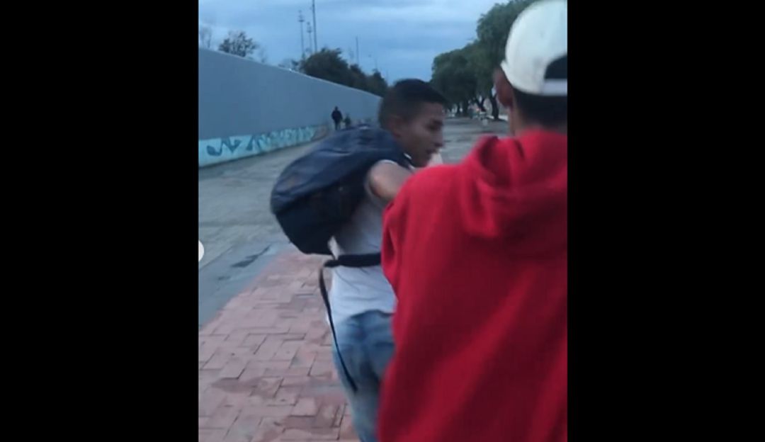 VIDEO: Joven denuncia a sujeto que la acoso sexualmente en Bogotá VIDEO: Joven denuncia a sujeto que la acoso sexualmente en Bogotá