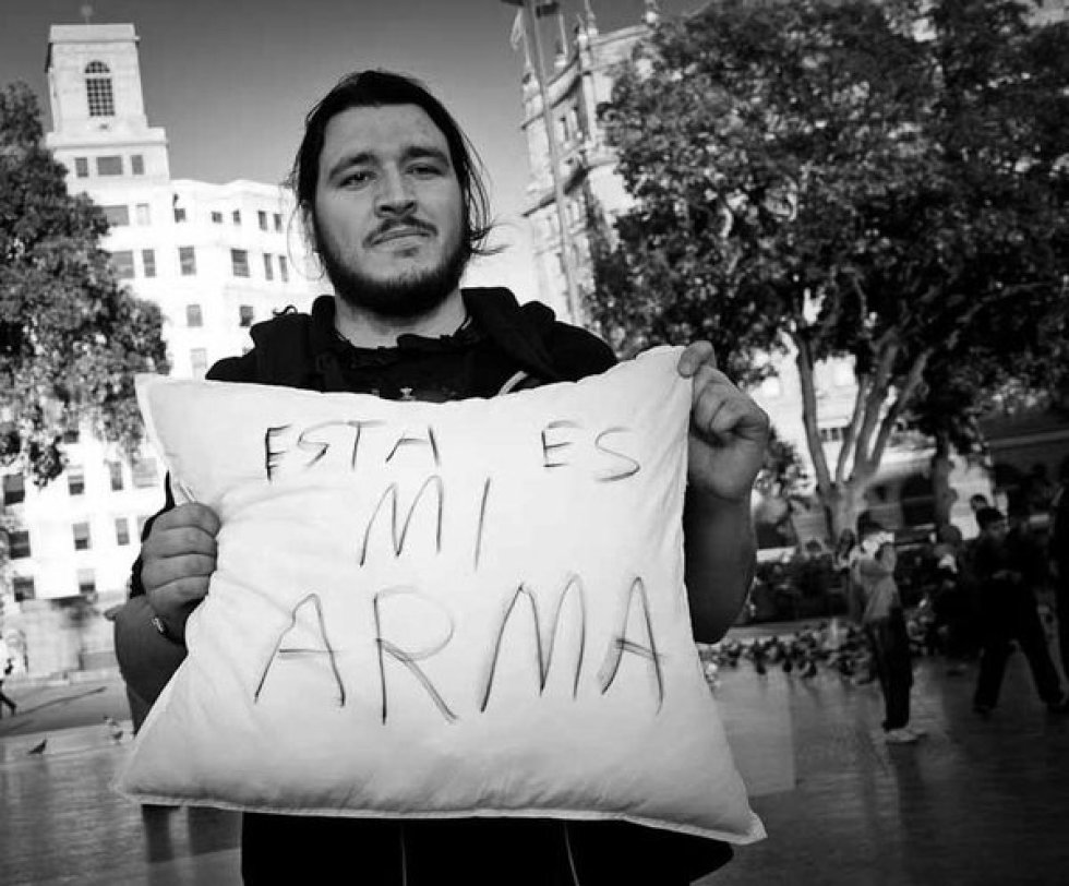 Distintas personalidades del país y algunos partidos políticos han apoyado la jornada contra la guerra. Distintas personalidades del país y algunos partidos políticos han apoyado la jornada contra la guerra.