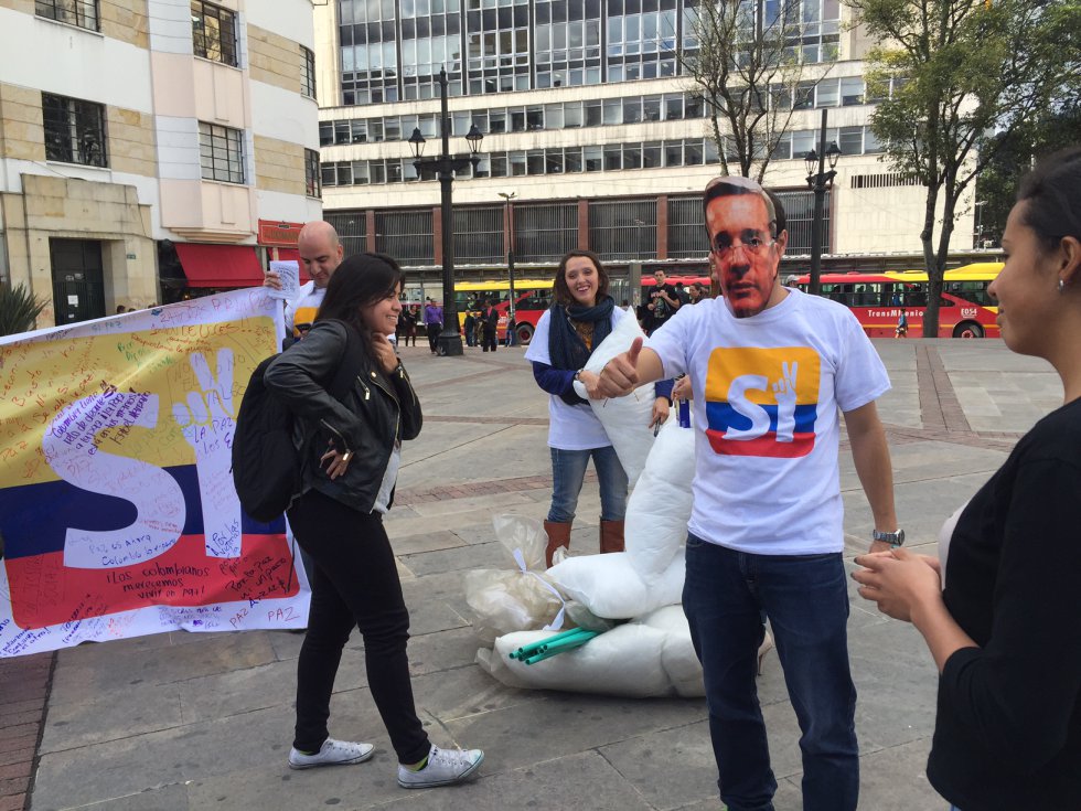 Distintas personalidades del país y algunos partidos políticos han apoyado la jornada contra la guerra. Distintas personalidades del país y algunos partidos políticos han apoyado la jornada contra la guerra.