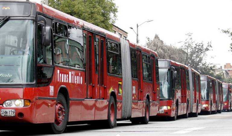 No existe licitación para cambiar los buses viejos de Transmilenio | Bogotá | Caracol Radio